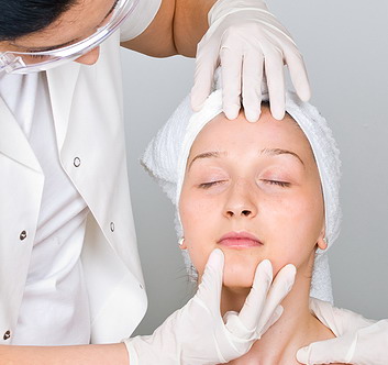 Dermatologas pataria odą prižiūrėti visus metus